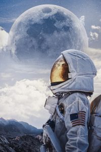 科幻电影海报，宇航员漂浮在太空舱外，地球弧线背景